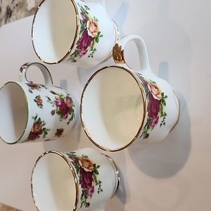 RESERVED for Theresa Bertrand. 4 Coffee Cups